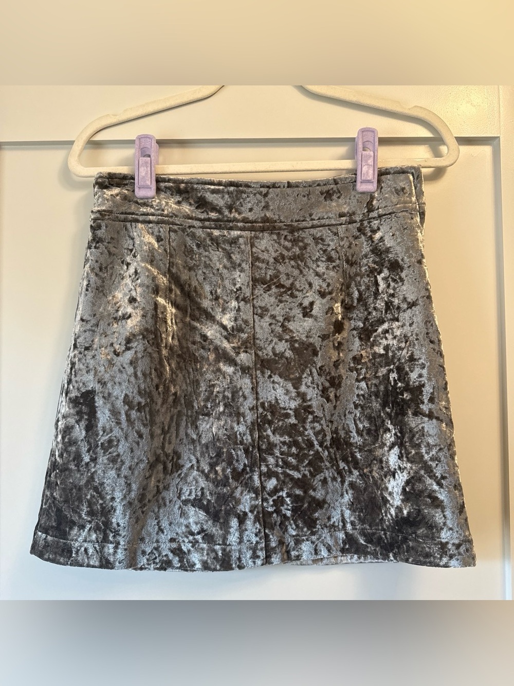 Lulu's Crushed Velvet Mini Skirt - Silver sz M